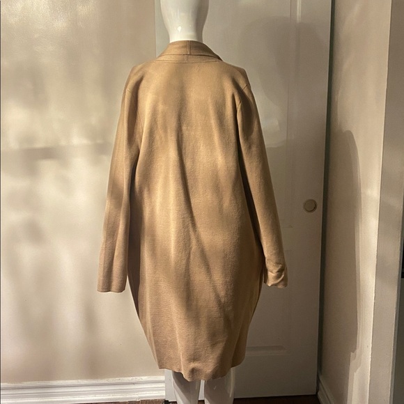 Brand new - Paul Costelloe XL with two pockets camel colour open front - Picture 5 of 9
